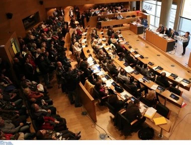 Δ.Σ Θεσσαλονίκης: Ένταση και αντιπαραθέσεις- Επίθεση στον απών δήμαρχο Γ. Μπουτάρη